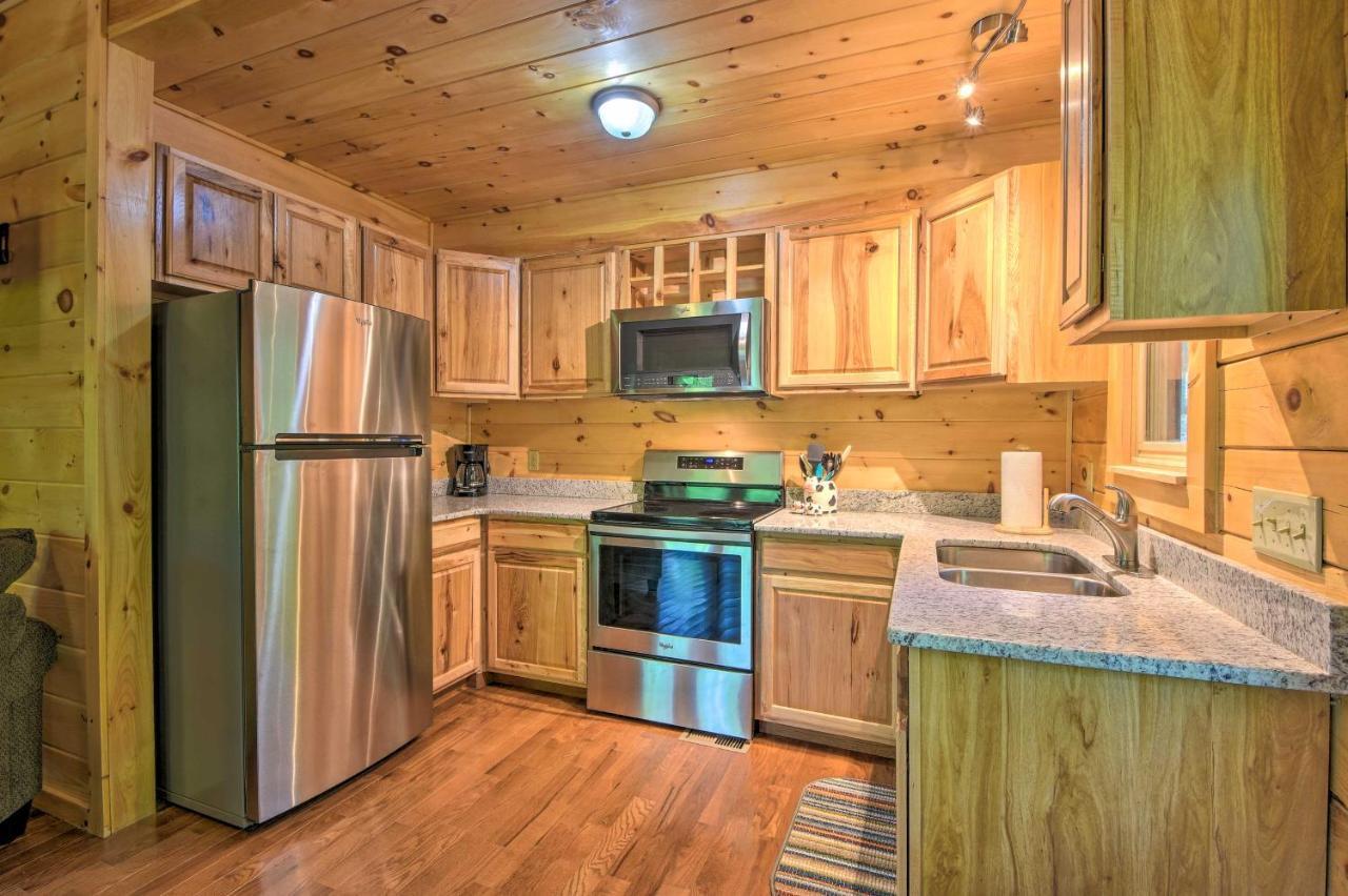 Murphy Cabin With Spacious Deck And Forest Views! 外观 照片