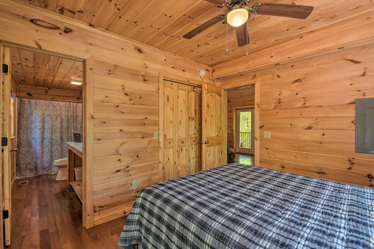 Murphy Cabin With Spacious Deck And Forest Views! 外观 照片