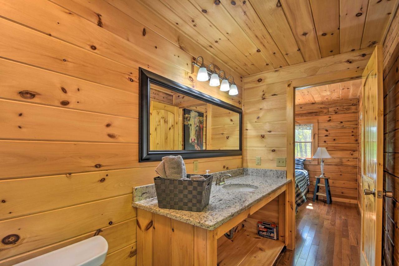 Murphy Cabin With Spacious Deck And Forest Views! 外观 照片